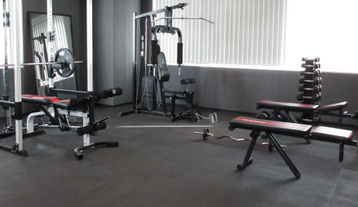 ジム完備（本社） | サムネイル画像